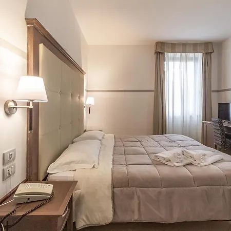 فندق Vittorio Emanuele 3*