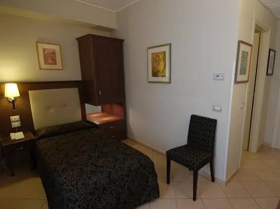 Vittorio Emanuele 3*