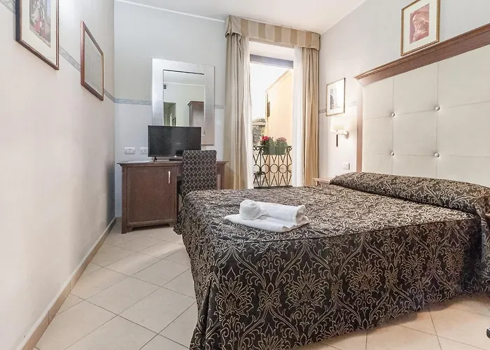 Vittorio Emanuele 3* סאסארי