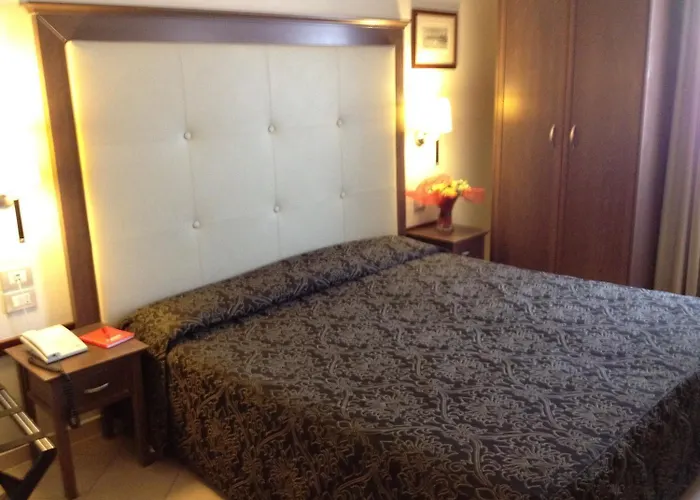 Vittorio Emanuele 3* סאסארי